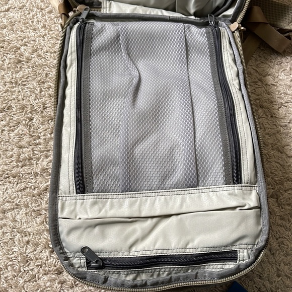 EC Maxpedition Discontinued TAN RIFTBLADE CCW-ENABLED BACKPACK 30L - Picture 6 of 16